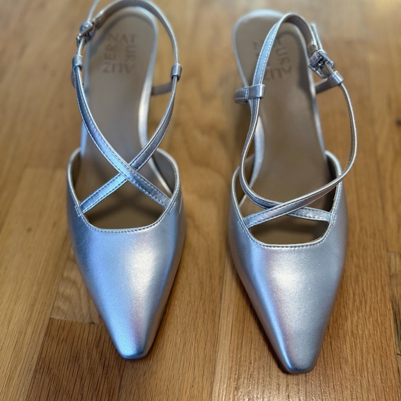 Naturalizer Tahira slingback pumps heels silver women's 7 M New In Box NIB - Picture 2 of 10